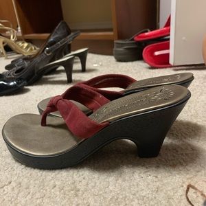 hush puppies burgundy wedges